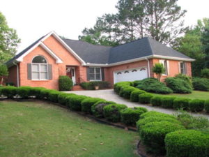 Cloverleaf traditional home near Auburn University