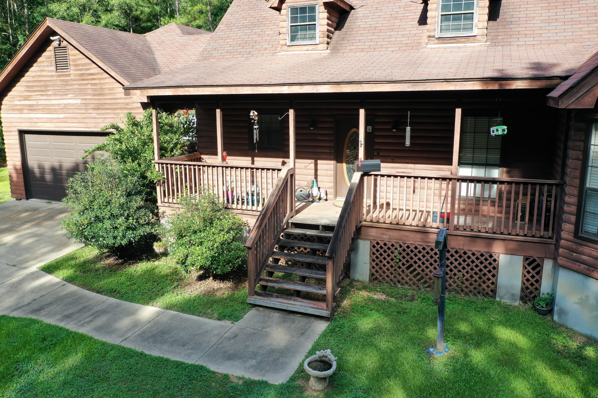 3 bedroom 2.5 bath home for sale in Beauregard! 5 acres of wooded land