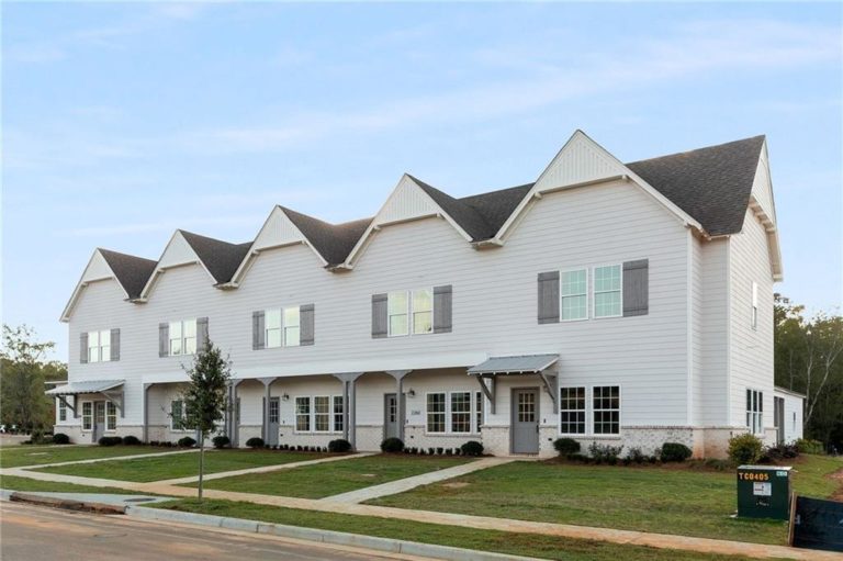 Hidden Lakes REALTOR® Laura Sellers, Auburn, AL