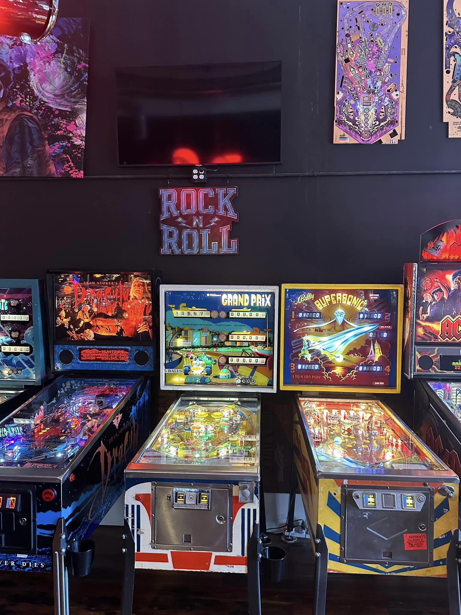 Rock 'N Roll Pinball - Arcade, Beer, Pinball